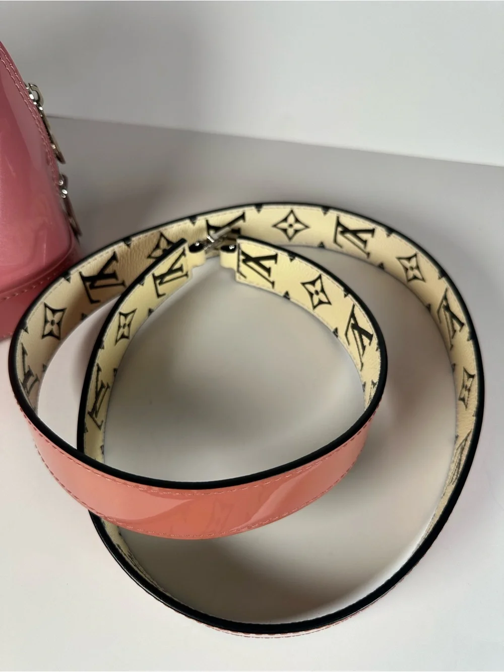 Authentic Louis Vuitton Blush Pink Vernis Alma BB Crossbody